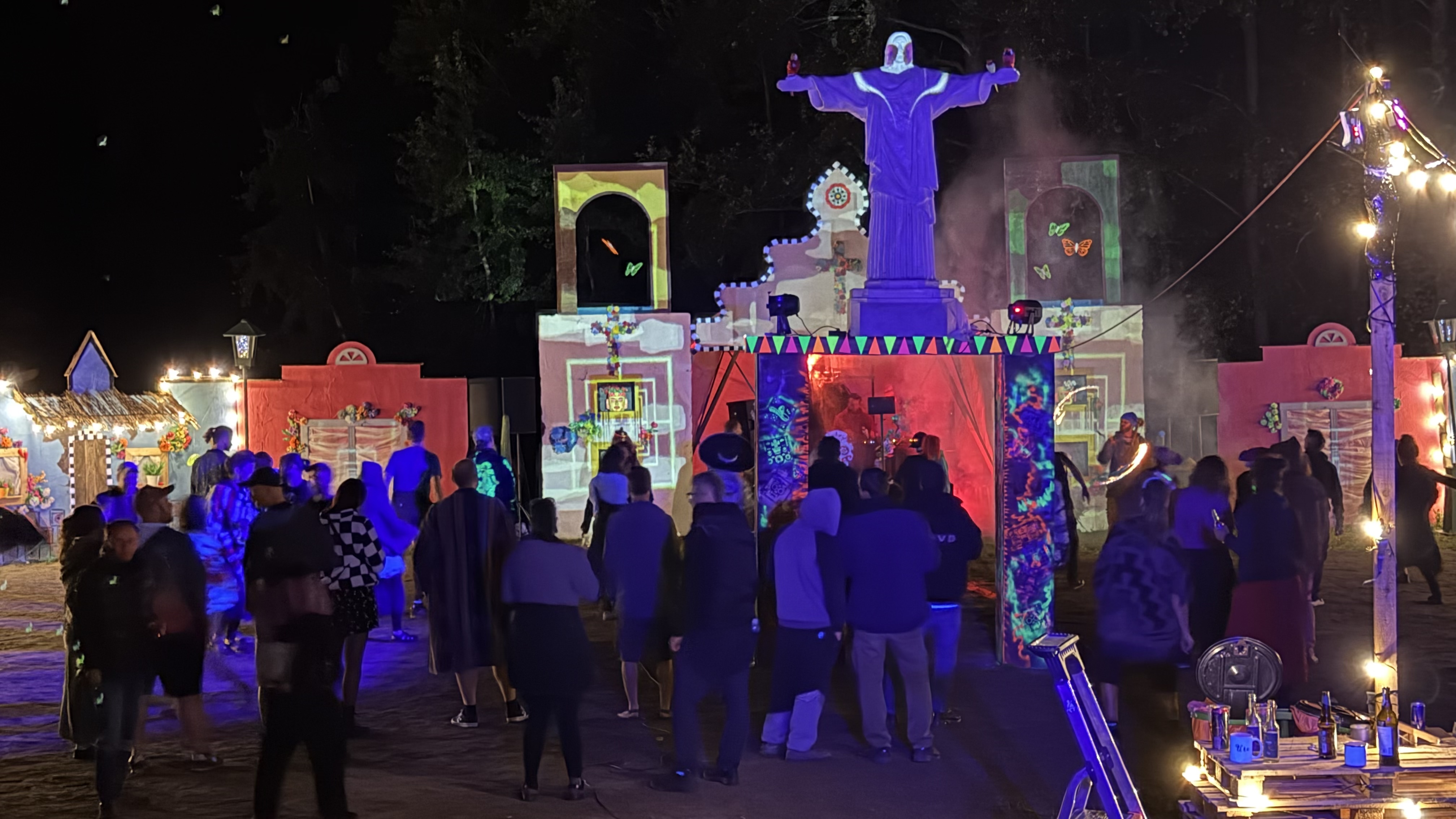 Noční projekce na Positive stage